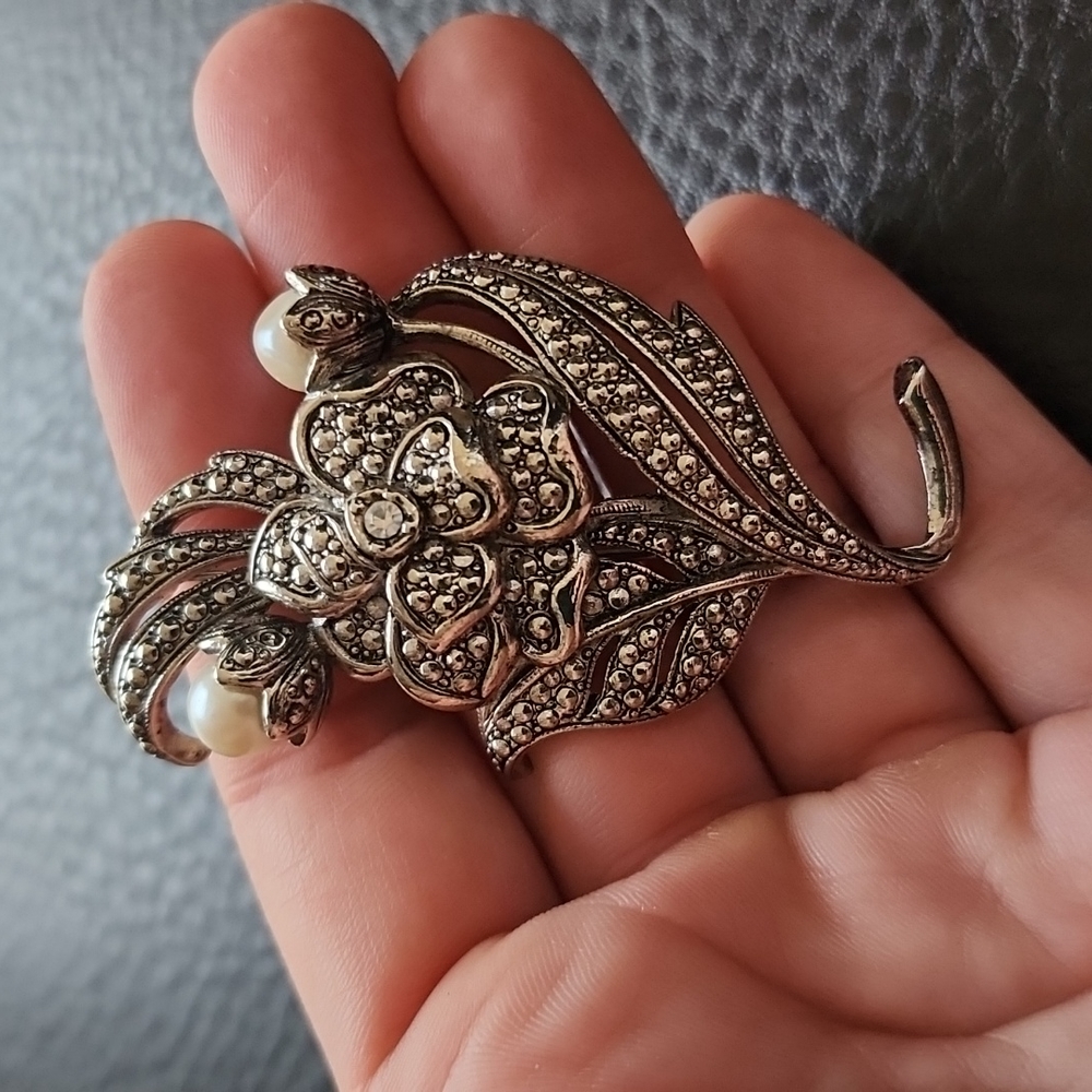 Vtg Kenneth Jay Lane For Avon Brooch - image 2